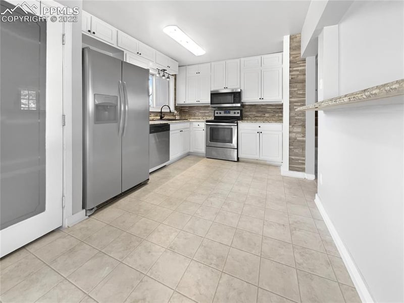 611 Chamberlin Ave, Colorado Springs, CO 80906