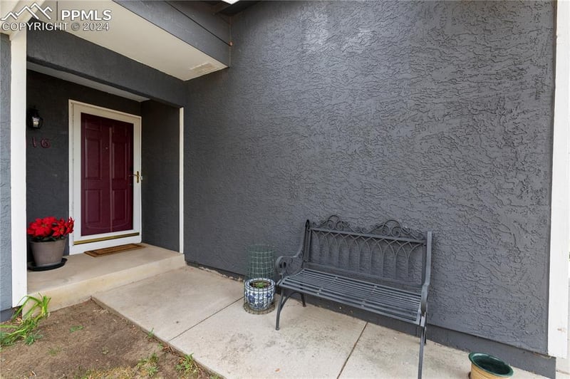 6116 Gunshot Pass Dr, Colorado Springs, CO 80917