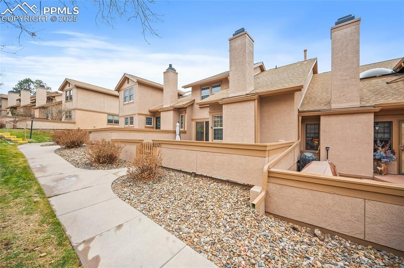 6117 Pine Hill Dr, Colorado Springs, CO 80918 | MLS# 6980382 | Great ...