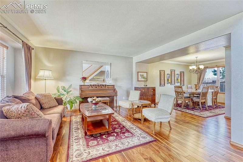 6123 Soaring Dr, Colorado Springs, CO 80918