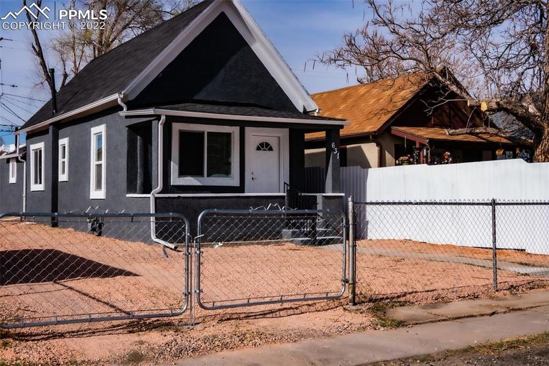 613 E 3rd St, Pueblo, CO 81001