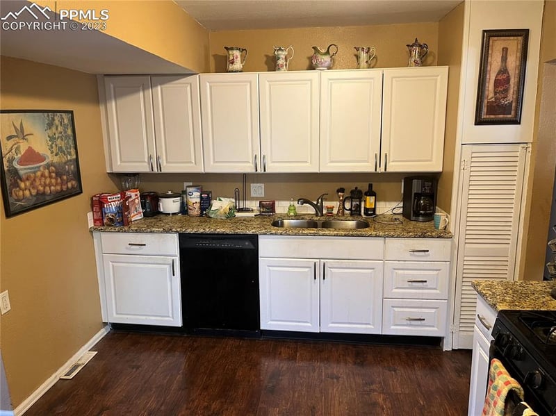 613 Manitoba Dr, Colorado Springs, CO 80910