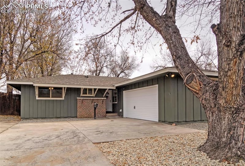 613 Zion Dr, Colorado Springs, CO 80910