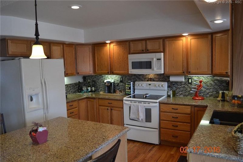 6137 Chestnut Moon Dr, Colorado Springs, CO 80923