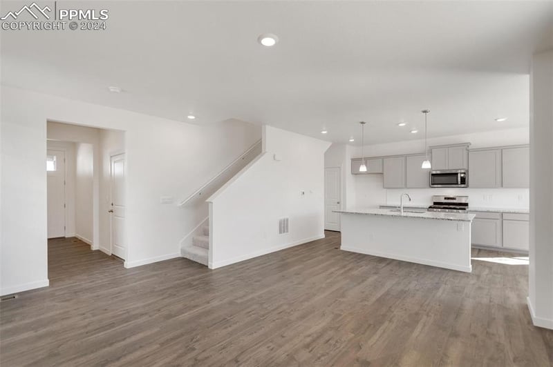 6139 Alpine Ridge Dr, Colorado Springs, CO 80925