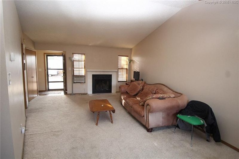 6140 Gunshot Pass Dr, Colorado Springs, CO 80917