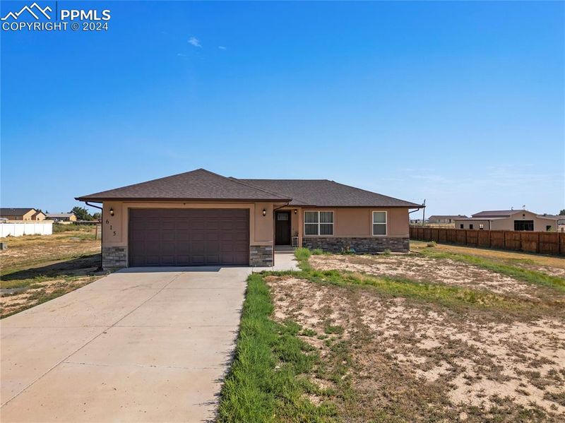 615 E Mcclave Dr, Pueblo, CO 81007