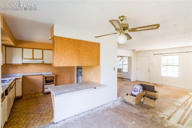 616 S El Paso St, Colorado Springs, CO 80903