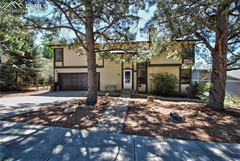 6165 Eagles Nest Dr, Colorado Springs, CO 80918