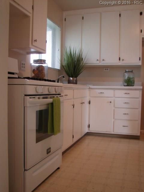 617 Crestridge Ave, Colorado Springs, CO 80906
