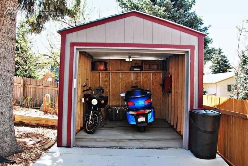 6175 Mach One Dr, Colorado Springs, CO 80918