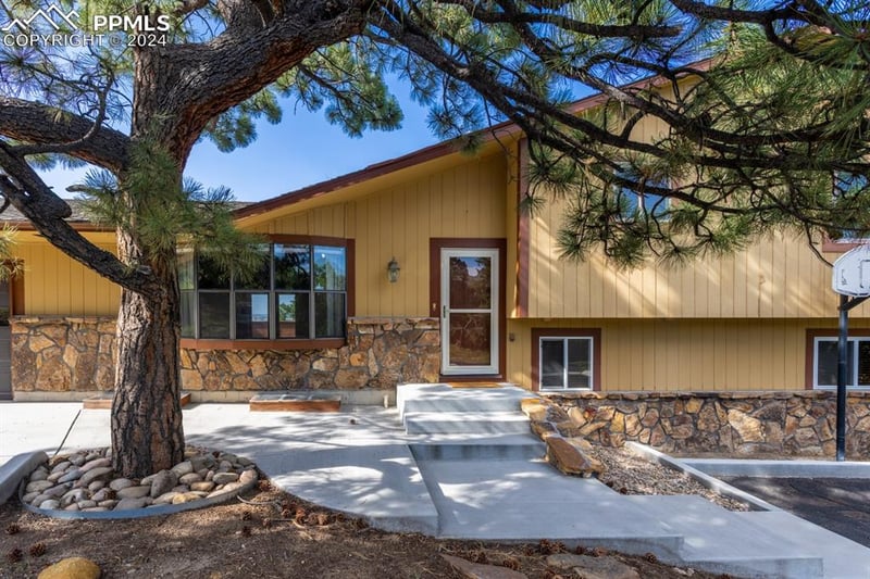 6178 Applewood Ridge Cir, Colorado Springs, CO 80918