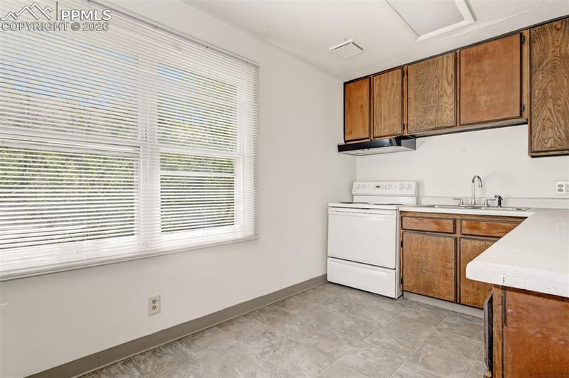 618 Prospect Lake Dr, Colorado Springs, CO 80910