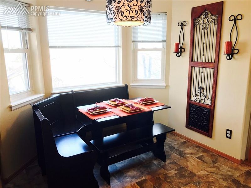 6180 Ursa Ln, Colorado Springs, CO 80919