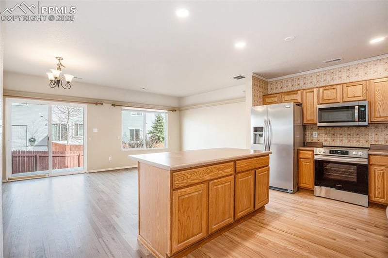 6185 Rockville Dr, Colorado Springs, CO 80923