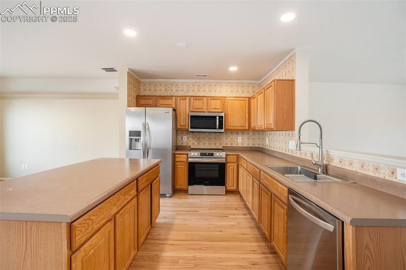 6185 Rockville Dr, Colorado Springs, CO 80923