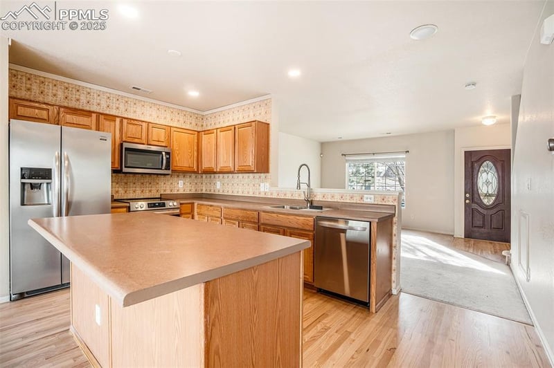 6185 Rockville Dr, Colorado Springs, CO 80923