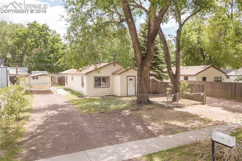 619 Alexander Rd, Colorado Springs, CO 80909
