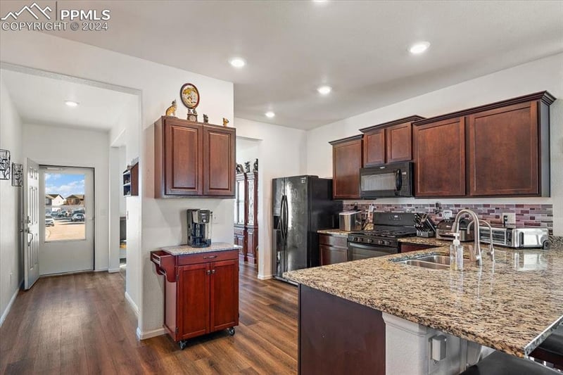 6190 Meadowbank Ln, Colorado Springs, CO 80925