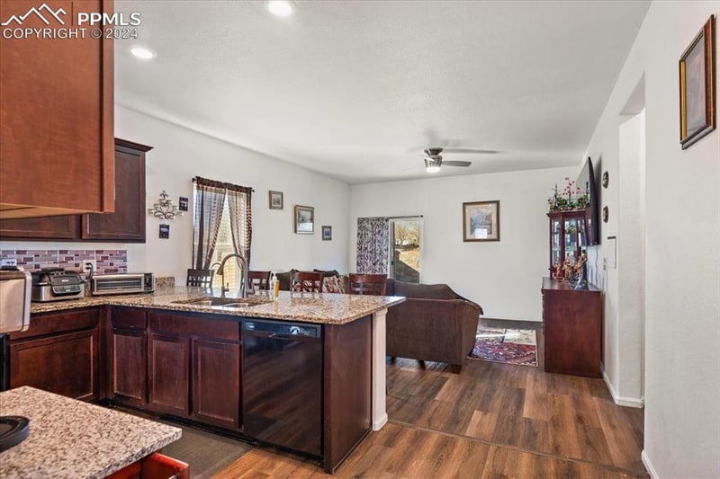 6190 Meadowbank Ln, Colorado Springs, CO 80925