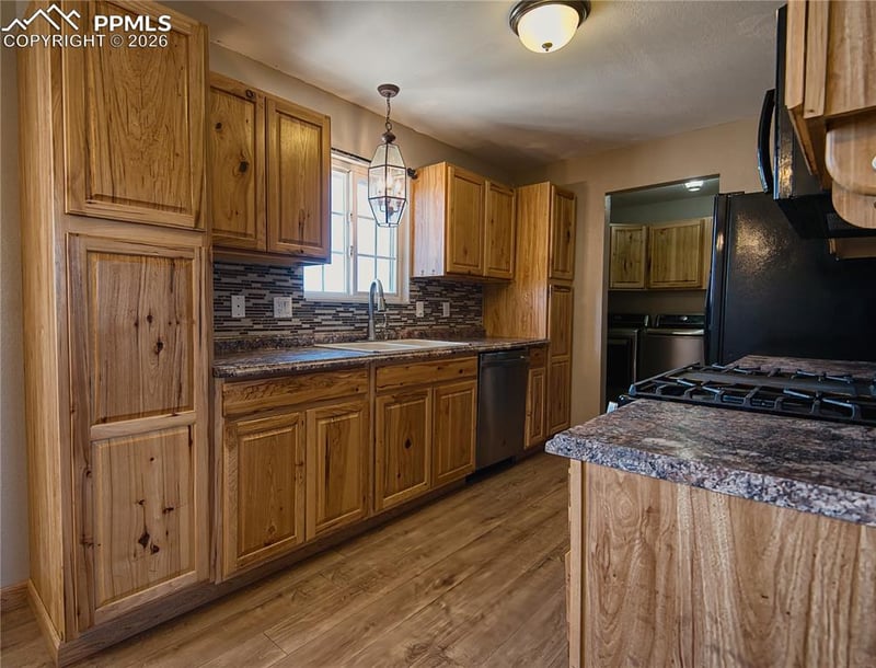 62 9th Ave, Penrose, CO 81240