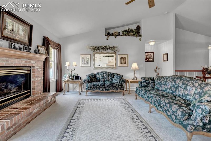 6204 Soaring Dr, Colorado Springs, CO 80918
