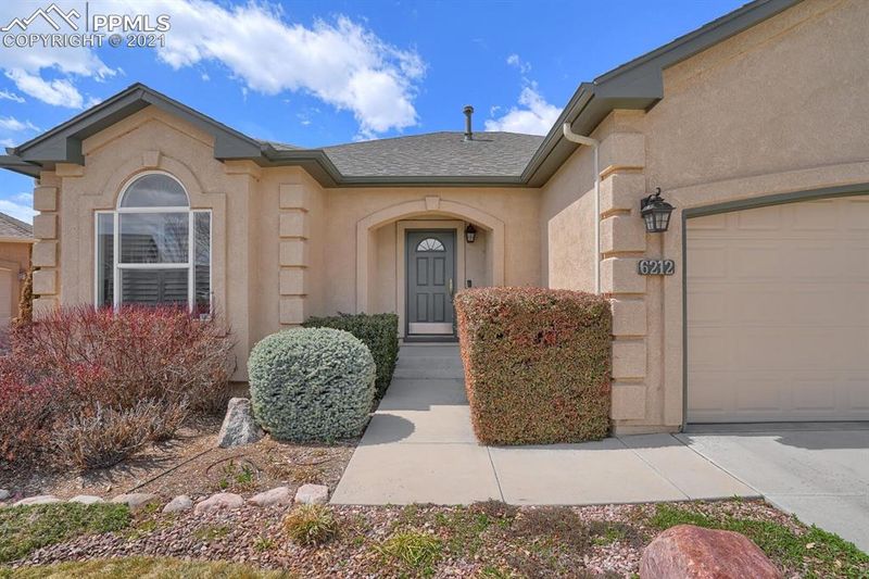 6212 Canyon Crest Loop, Colorado Springs, CO 80923