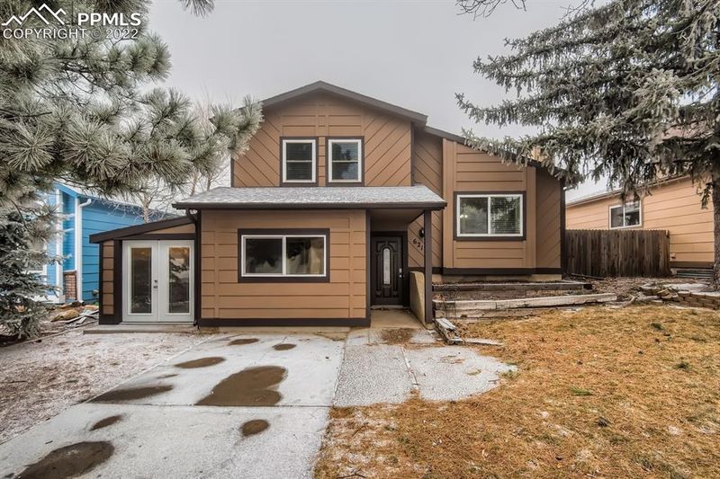 6217 Chantilly Pl, Colorado Springs, CO 80922