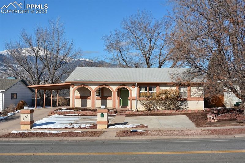 622 N 30th St, Colorado Springs, CO 80904
