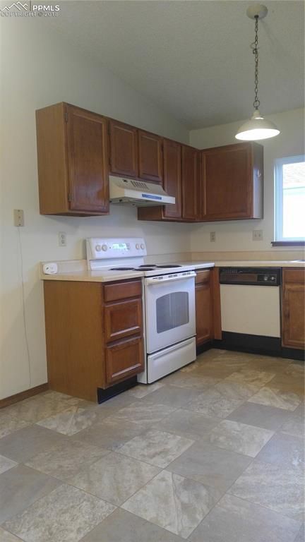 6222 Chantilly Pl, Colorado Springs, CO 80922