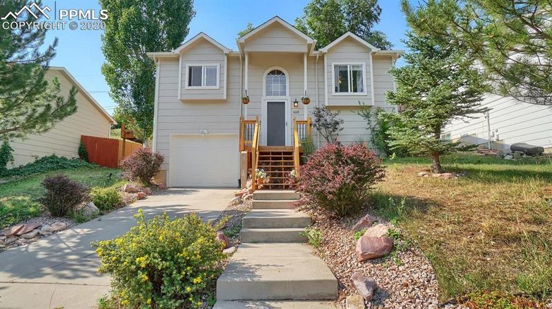 623 W Monument St, Colorado Springs, CO 80905