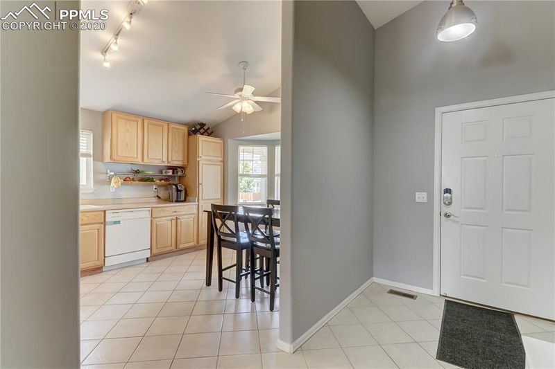 6237 Grand Mesa Dr, Colorado Springs, CO 80923