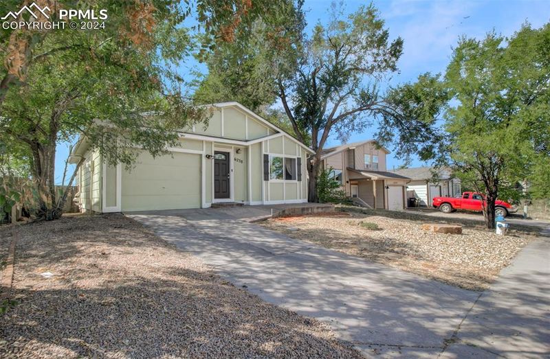 6238 Chantilly Pl, Colorado Springs, CO 80922