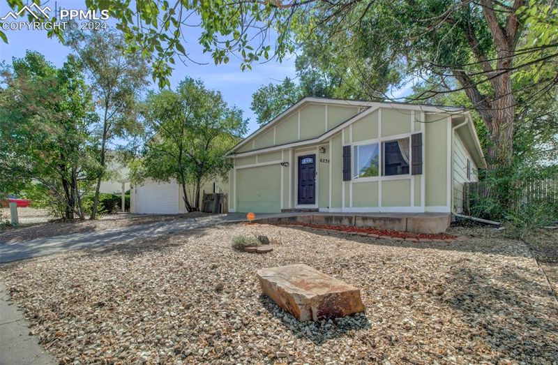 6238 Chantilly Pl, Colorado Springs, CO 80922