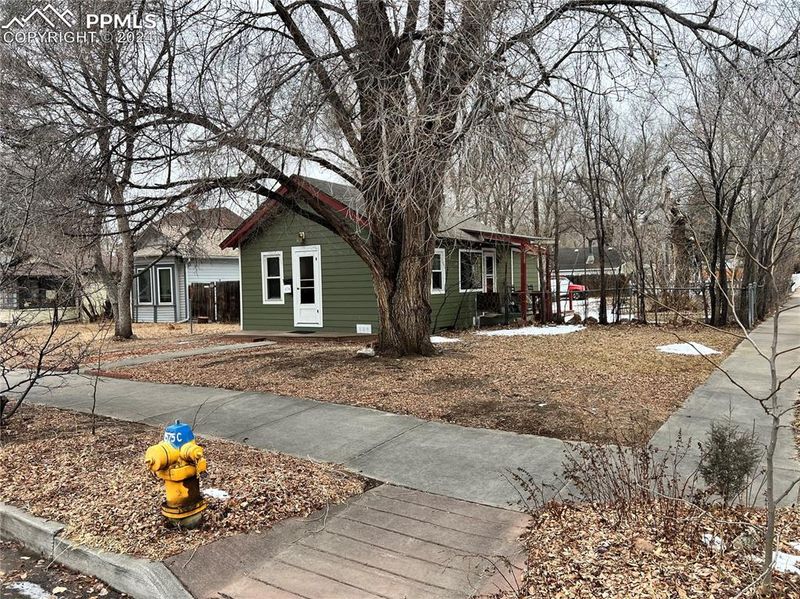 624 N Pine St, Colorado Springs, CO 80905
