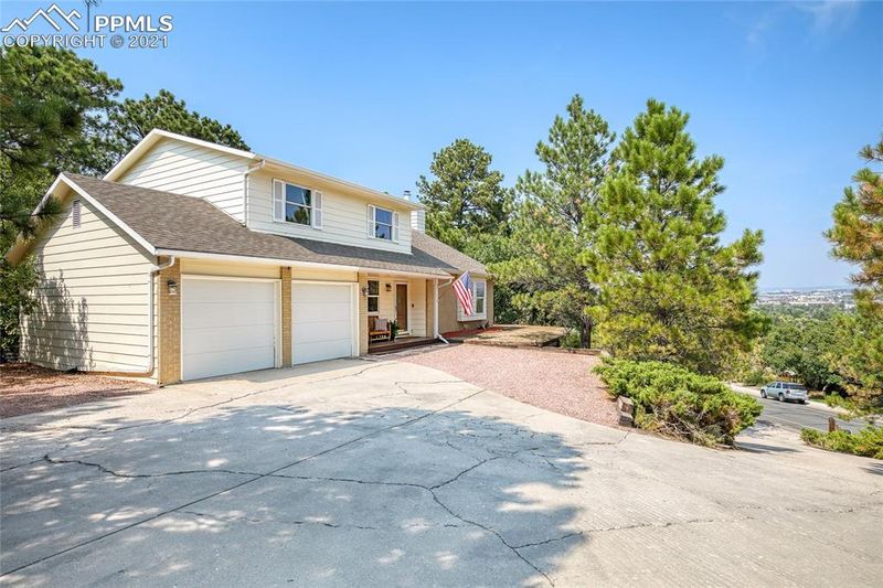 6240 Turret Dr, Colorado Springs, CO 80918