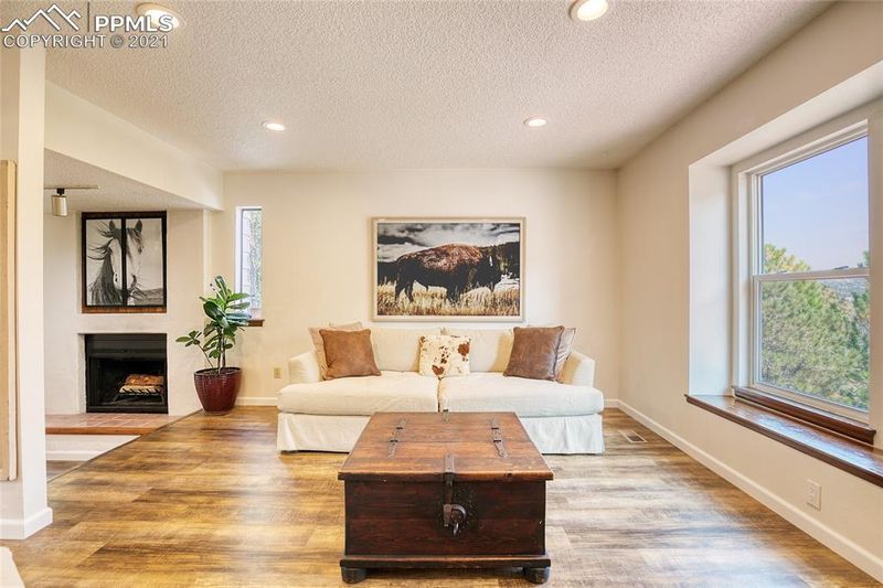 6240 Turret Dr, Colorado Springs, CO 80918