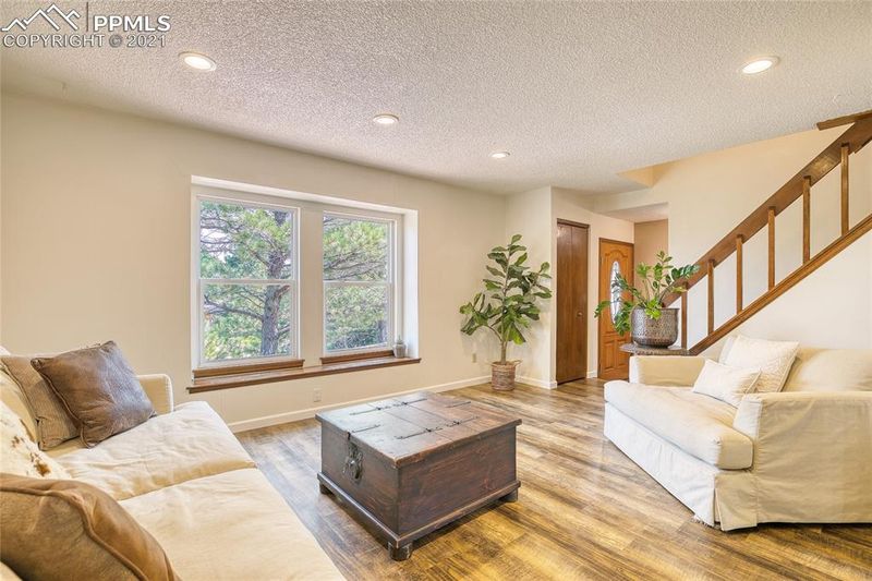 6240 Turret Dr, Colorado Springs, CO 80918