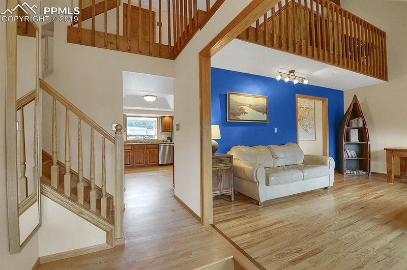 625 Blackhawk Dr, Colorado Springs, CO 80919