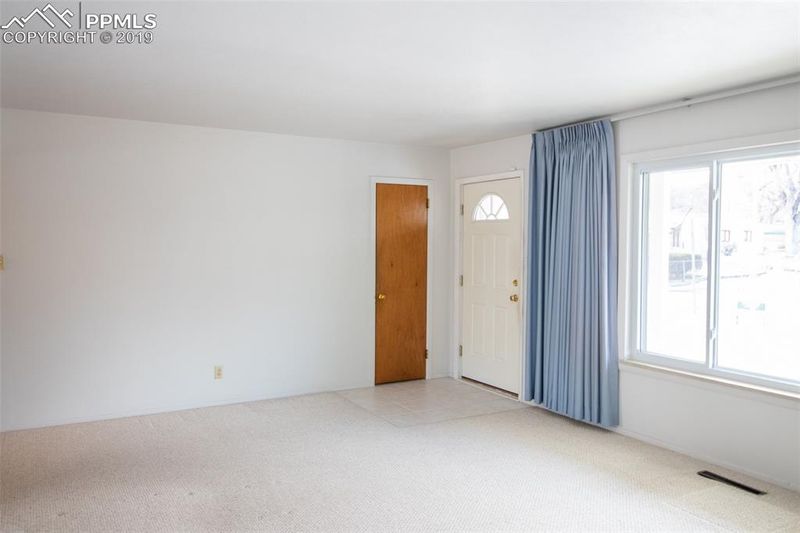 625 Hackberry Dr, Colorado Springs, CO 80911