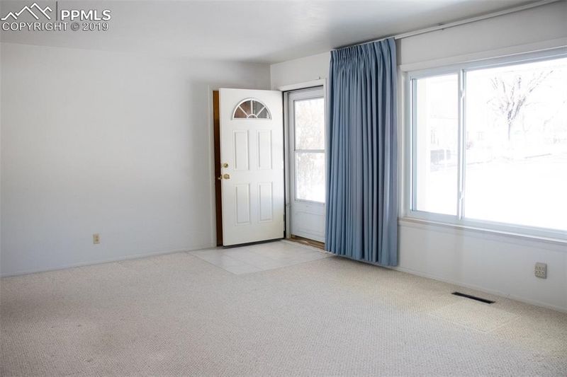 625 Hackberry Dr, Colorado Springs, CO 80911