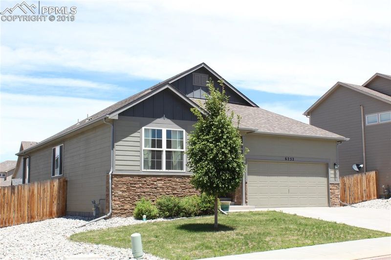 6252 Dancing Sky Dr, Colorado Springs, CO 80911