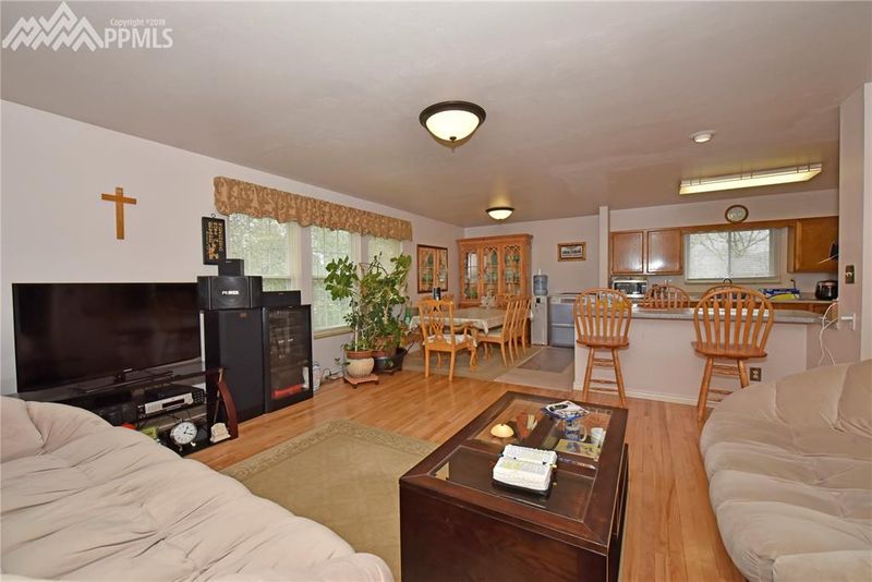 626 Quebec St, Colorado Springs, CO 80911