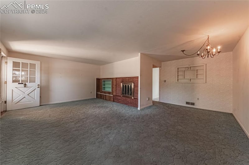 629 Columbia Rd, Colorado Springs, CO 80904