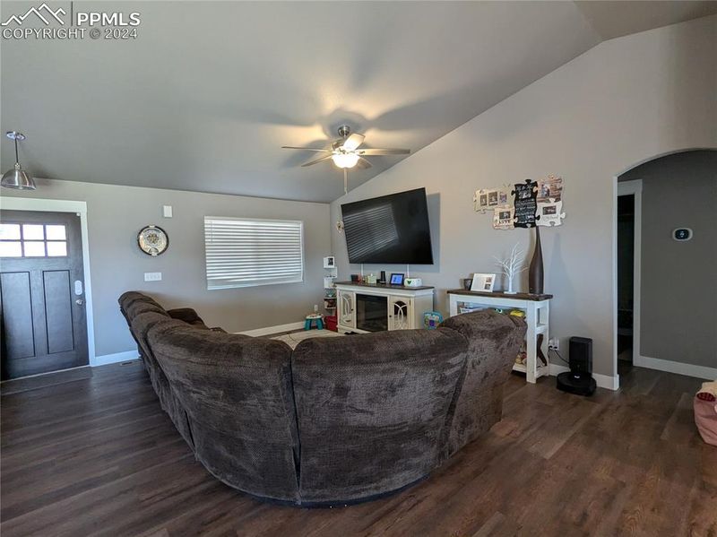 630 S Calaveras Dr, Pueblo, CO 81007