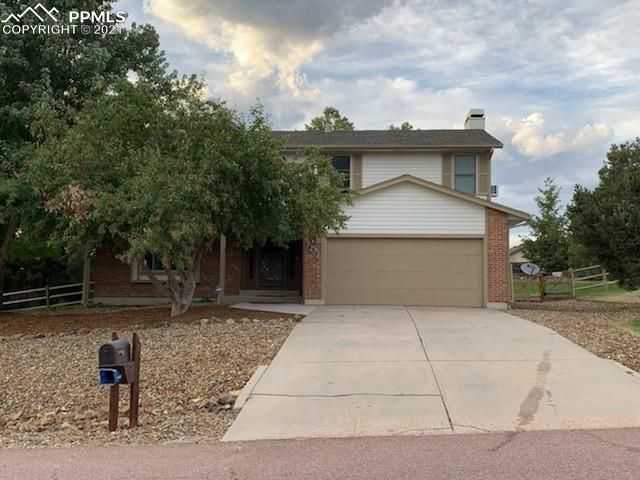 630 Wuthering Heights Dr, Colorado Springs, CO 80921