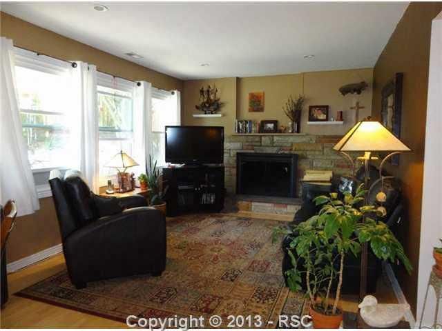631 Kinnikinnik Dr, Colorado Springs, CO 80905
