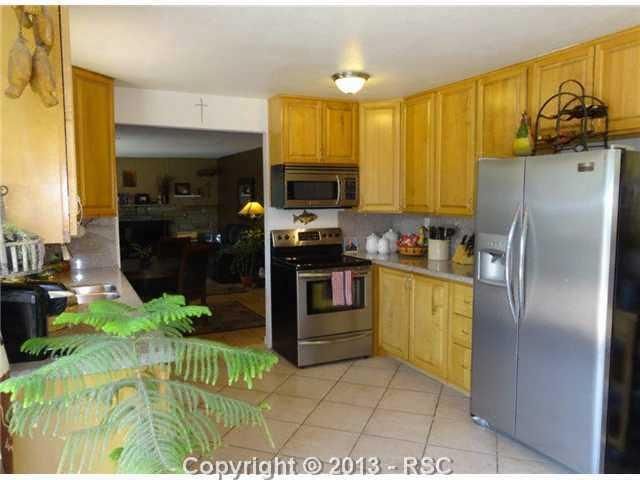 631 Kinnikinnik Dr, Colorado Springs, CO 80905