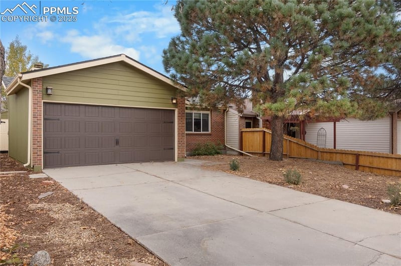 6317 Gunshot Pass Dr, Colorado Springs, CO 80917
