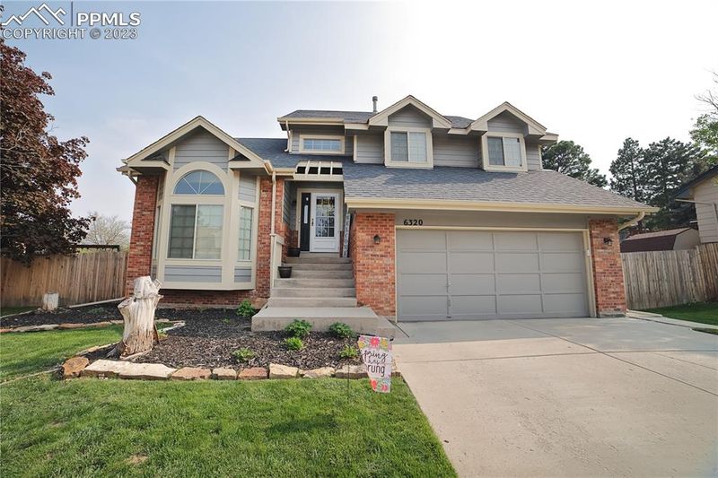 6320 Fall River Dr, Colorado Springs, CO 80918